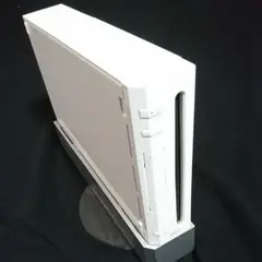 556《ここ数年使用していないwii 本体のみ/台座付き》●ジャンク品●