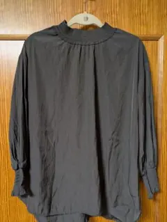 ブラウン系ハイネックインナー