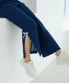 MAJESTIC LEGON パールスリットデニム　パンツ　デニム　Mサイズのサムネイル