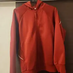 フード付き赤ジャージジャケット