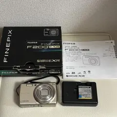 FUJIFILM FINEPIX F200EXR シルバー 動作確認済