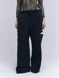 ずんこ様 LASUD美シルエットスタッズ切り替えスウェットパンツ - メルカリ