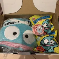 サンリオ　ハンギョドン　バスボール　顔型ポーチ　刺繍缶バッジ