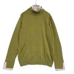 ドゥクラッセ　ハイネック ニット　長袖　緑系(オリーブ)