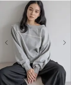 オフショルダー グレー スウェット
