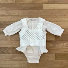 ロンパースとニットベストセット