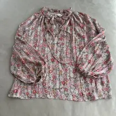 H&M 花柄フリル付き長袖　ブラウス