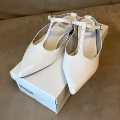 Emma Francis ホワイト ポインテッドトゥ フラットパンプス　22.5