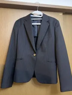 ブラック　ストライプ　レディーススーツ　ジャケット・スカート