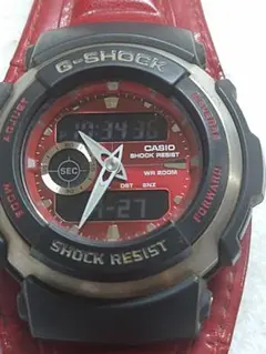 稼働中です。CASIO G-SHOCK レッド/ブラック WR200M