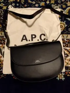 A.P.C アーペーセー ルイゼットスクエア ショルダーバッグ レザー