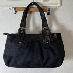 美品！00s archive y2k GUESS スタッズ エナメルレザーバッグ - メルカリ