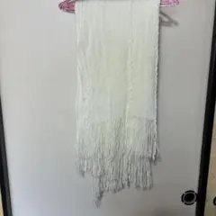 ホワイト ケーブル編み ニットマフラー