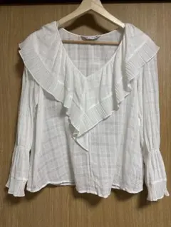 ZARA フリル付きホワイト長袖ブラウス M