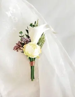 結婚式＊卒業＊入学式＊髪飾り＊シンプルが美しいカラーと薔薇のコサージュ