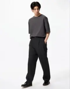 週末限定値下げ中　ユニクロ　タックワイドパンツ ライト ブラック　s