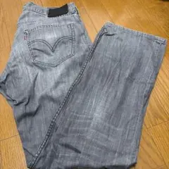 リーバイス　514 スリムストレートジーンズ