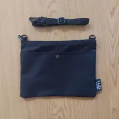 KALDI　カルディ　サコッシュ　いちごのサムネイル