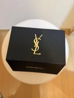 Yves Saint Laurent ギフトボックス 黒