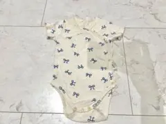 青リボンロンパース