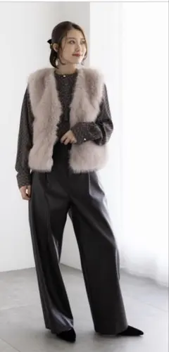 テチチ ショートファーベスト