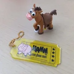 トイ・ストーリー　ブルズアイのフィギュアとハムのキーホルダー2点セット