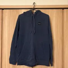 Under Armour ネイビー フード付きパーカー LG
