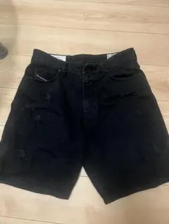 DIESEL ブラック ダメージショートパンツ