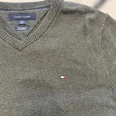 TOMMY HILFIGER カーキ Vネックセーター