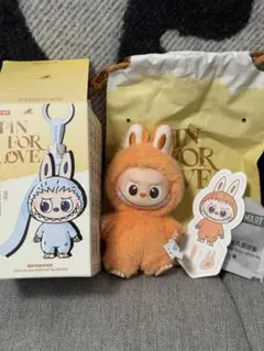 【J】POPMARTラブブ イニシャル PIN FOR LOVE