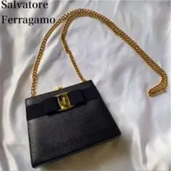 サルヴァトーレフェラガモ:ゴールドチェーン　がま口ポシェット　ダークネイビー
