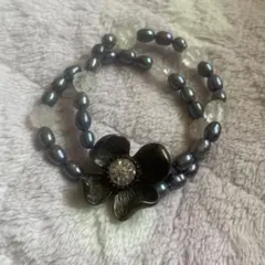 花モチーフのブレスレット