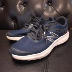 New Balance Fresh Foam ネイビー スニーカー