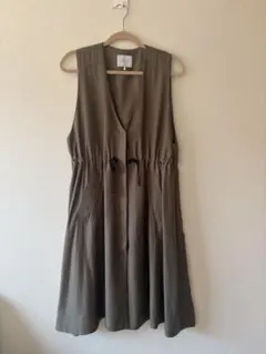 trois⭐︎カーキ ベスト