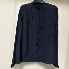 index❤︎艶生地ネイビーボウタイブラウス⭐︎超美品！のサムネイル