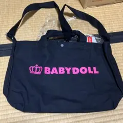 新品タグ付きBABYDOLL ロゴ入りショルダーバッグ ブラック