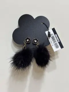 MARY QUANT デイジー ファー イヤリングのサムネイル