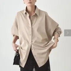 【美品】定価2万　サテンbigブラウス