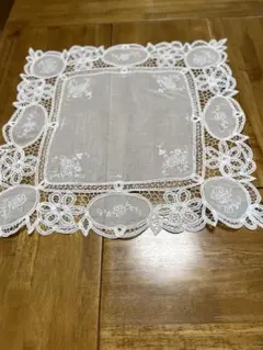 近沢レースホワイトテーブルセンター