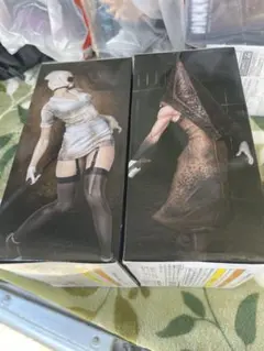 Silent Hill バブルヘッドナースとピラミッドヘッド フィギュア 2体