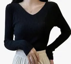 ブラックリブ編みVネック長袖ニット