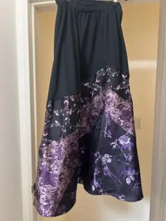 キューティーフラッシュ　黒と紫の花柄ロングスカートのサムネイル