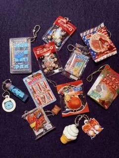 駄菓子ミニチュアチャーム　食品系カプセルトイ11個セット