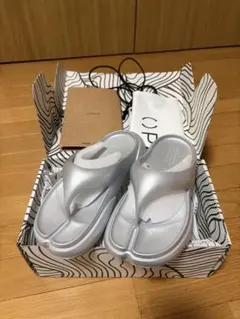 PAES FLIPFLOP 02 タビ リカバリーサンダル シルバー 23cmのサムネイル