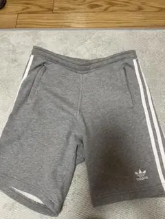adidas メンズ ショートパンツ グレー Sサイズのサムネイル