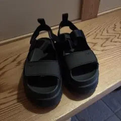 UGG ブラック スポーツサンダル
