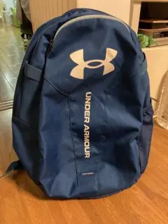 UNDER ARMOUR ネイビーリュックのサムネイル