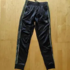 adidas ブラック トレーニングパンツ　ｓ
