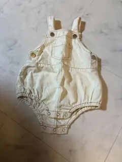 ホワイトデニムオーバーオールロンパース　ベビーサロペット　シーイン