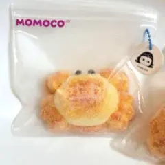 MOMOCO 粉付きカニパン 2点セット スクイーズ - メルカリ